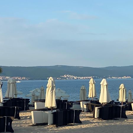 Paradiso 'В' 102 Private Sea View Apartment Nesebar Bagian luar foto