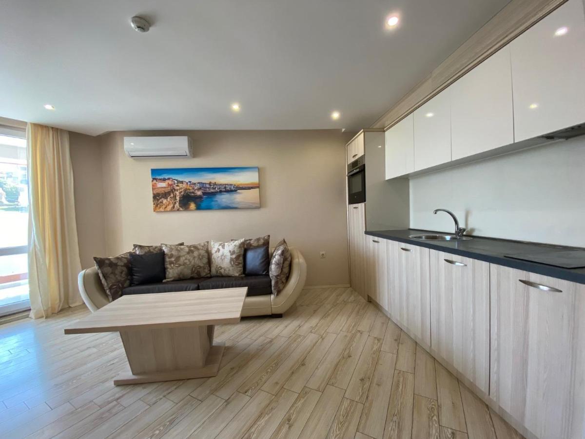 Paradiso 'В' 102 Private Sea View Apartment Nesebar Bagian luar foto