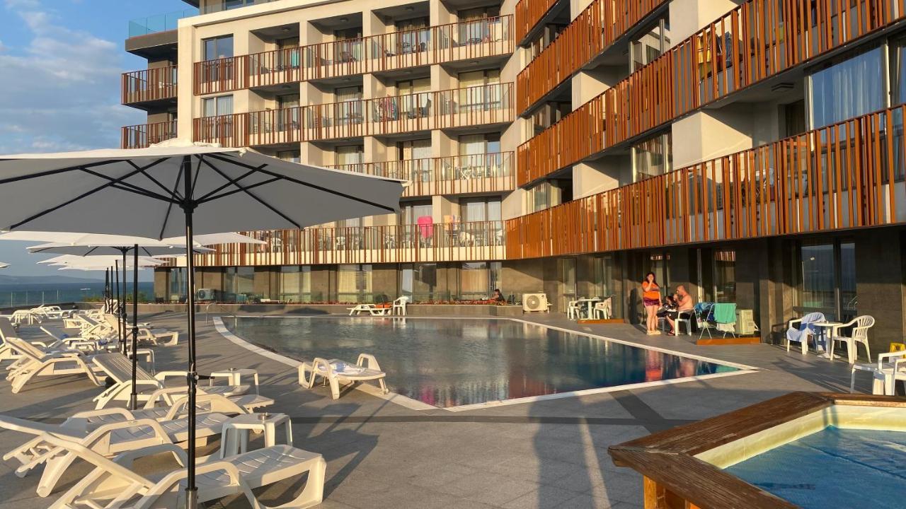 Paradiso 'В' 102 Private Sea View Apartment Nesebar Bagian luar foto