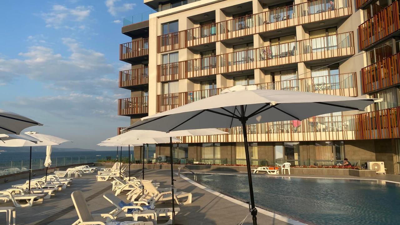 Paradiso 'В' 102 Private Sea View Apartment Nesebar Bagian luar foto