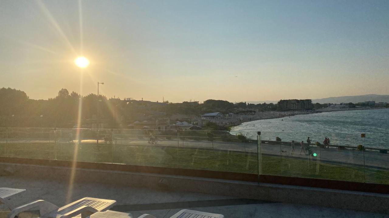 Paradiso 'В' 102 Private Sea View Apartment Nesebar Bagian luar foto