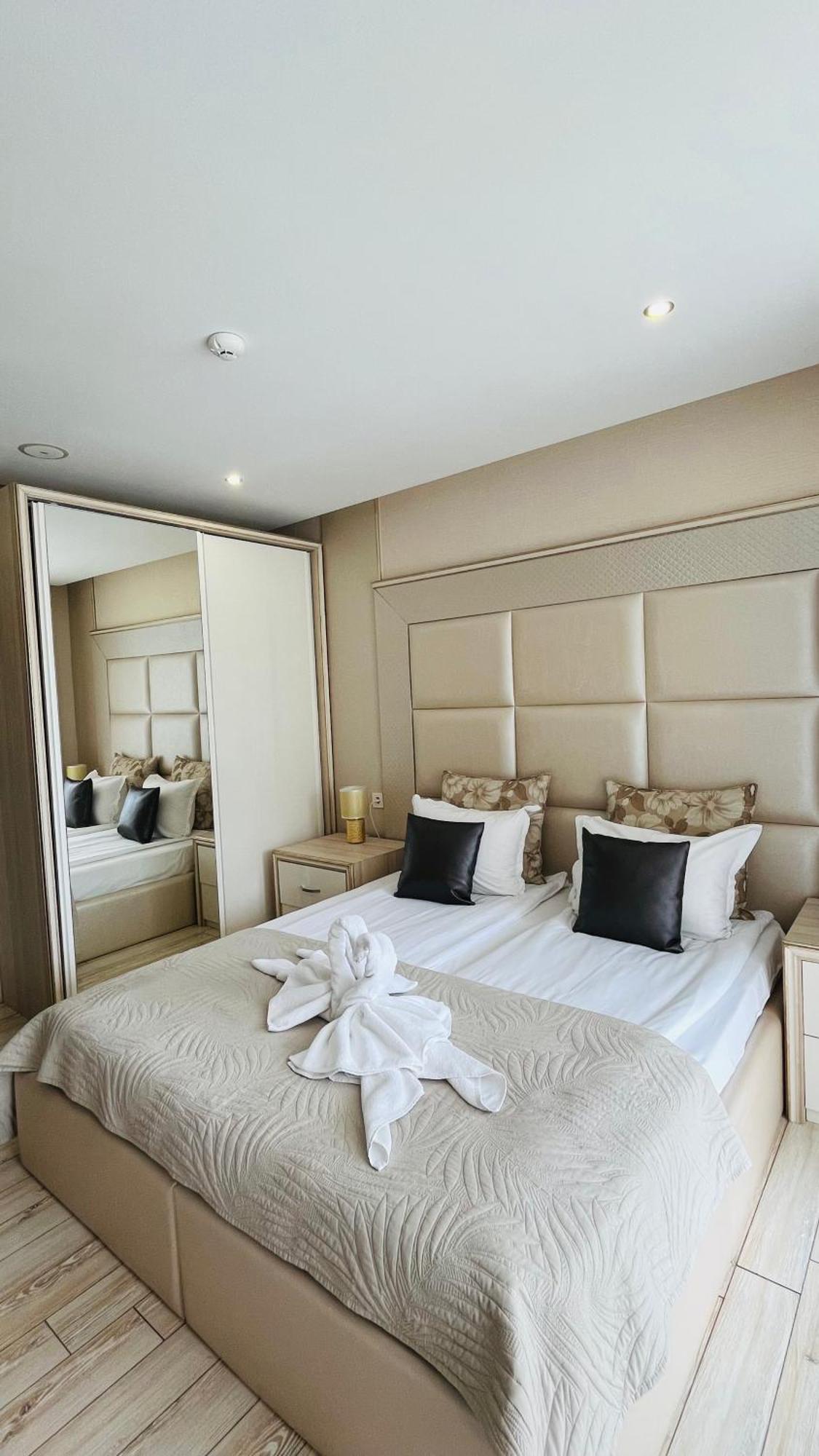 Paradiso 'В' 102 Private Sea View Apartment Nesebar Bagian luar foto