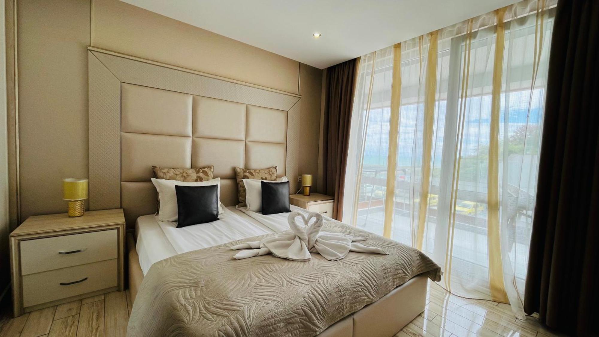 Paradiso 'В' 102 Private Sea View Apartment Nesebar Bagian luar foto