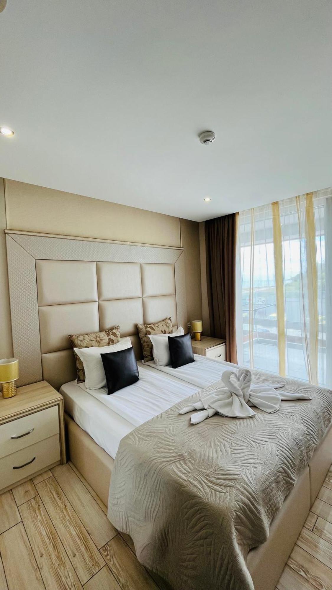 Paradiso 'В' 102 Private Sea View Apartment Nesebar Bagian luar foto